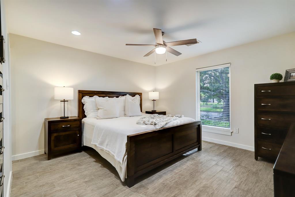 8903 1 Rice Avenue, Houston, Texas 77096, 3 Bedrooms Bedrooms, 8 Rooms Rooms,2 BathroomsBathrooms,Single-family,For Sale,Rice,53022184