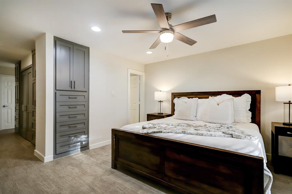 8903 1 Rice Avenue, Houston, Texas 77096, 3 Bedrooms Bedrooms, 8 Rooms Rooms,2 BathroomsBathrooms,Single-family,For Sale,Rice,53022184