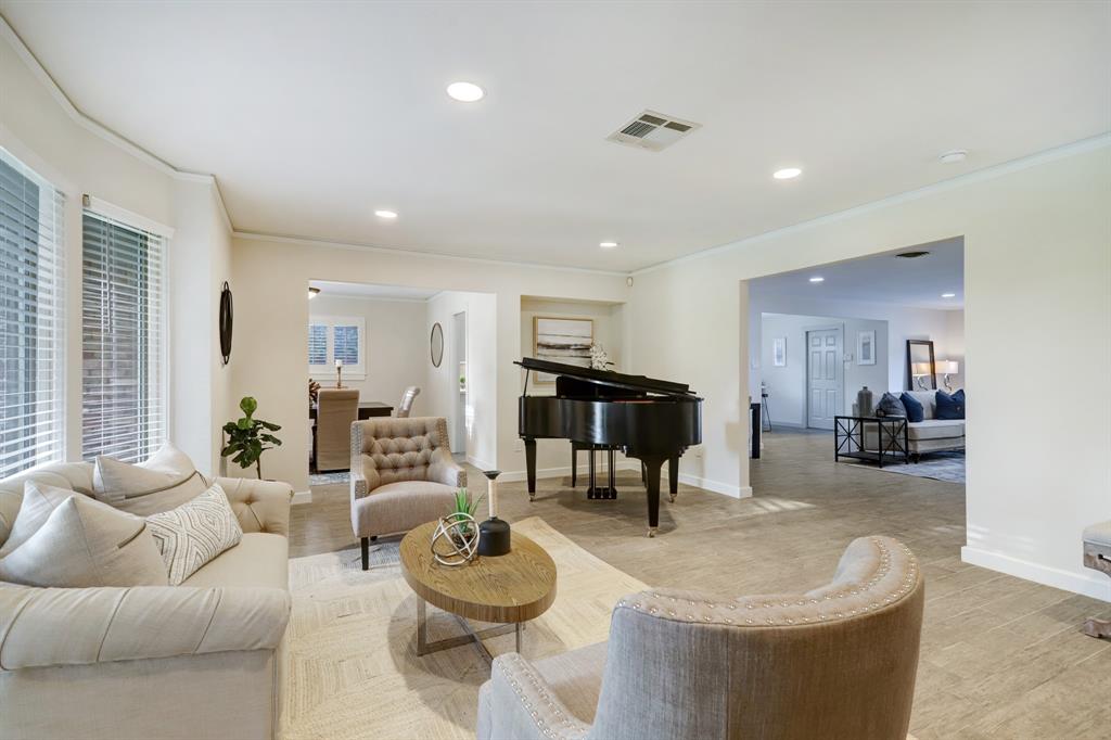 8903 1 Rice Avenue, Houston, Texas 77096, 3 Bedrooms Bedrooms, 8 Rooms Rooms,2 BathroomsBathrooms,Single-family,For Sale,Rice,53022184