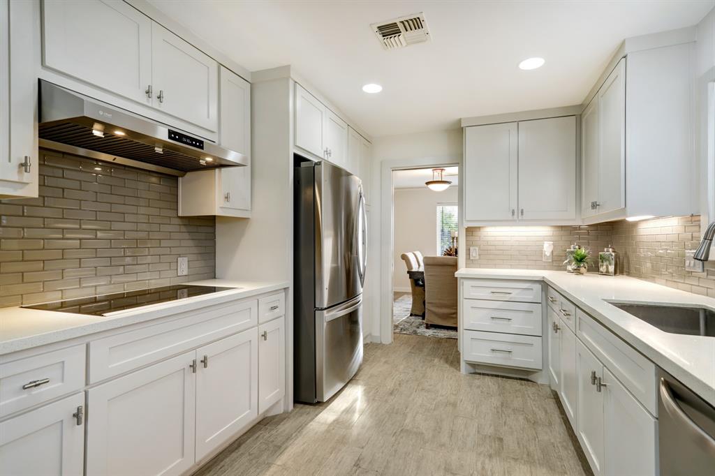 8903 1 Rice Avenue, Houston, Texas 77096, 3 Bedrooms Bedrooms, 8 Rooms Rooms,2 BathroomsBathrooms,Single-family,For Sale,Rice,53022184