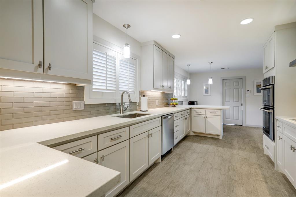 8903 1 Rice Avenue, Houston, Texas 77096, 3 Bedrooms Bedrooms, 8 Rooms Rooms,2 BathroomsBathrooms,Single-family,For Sale,Rice,53022184