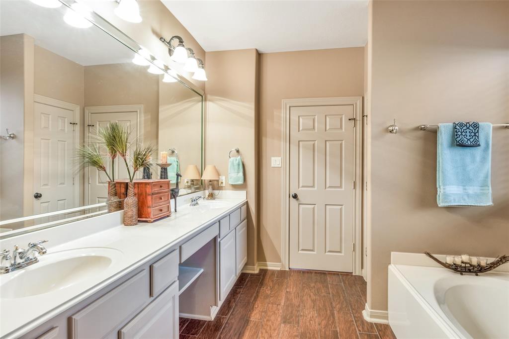 1218 2 Wildwood Lane, Katy, Texas 77494, 4 Bedrooms Bedrooms, 11 Rooms Rooms,3 BathroomsBathrooms,Single-family,For Sale,Wildwood,74774606
