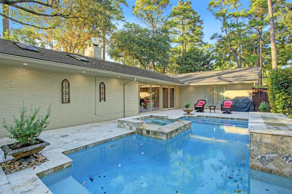 10118 1 Holly Springs, Houston, Texas 77042, 4 Bedrooms Bedrooms, 10 Rooms Rooms,3 BathroomsBathrooms,Single-family,For Sale,Holly Springs,9599673