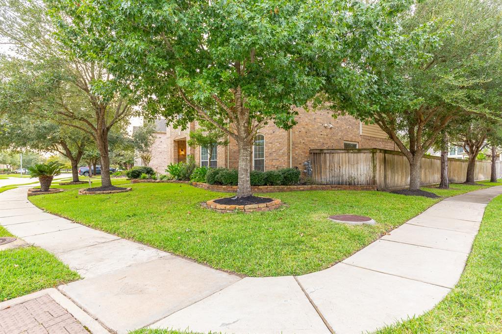 25602 2 Horizon Grove Lane, Katy, Texas 77494, 5 Bedrooms Bedrooms, 10 Rooms Rooms,3 BathroomsBathrooms,Single-family,For Sale,Horizon Grove,11821002