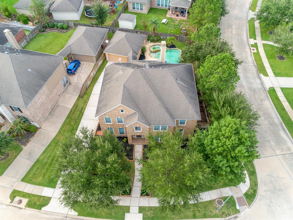 25602 2 Horizon Grove Lane, Katy, Texas 77494, 5 Bedrooms Bedrooms, 10 Rooms Rooms,3 BathroomsBathrooms,Single-family,For Sale,Horizon Grove,11821002