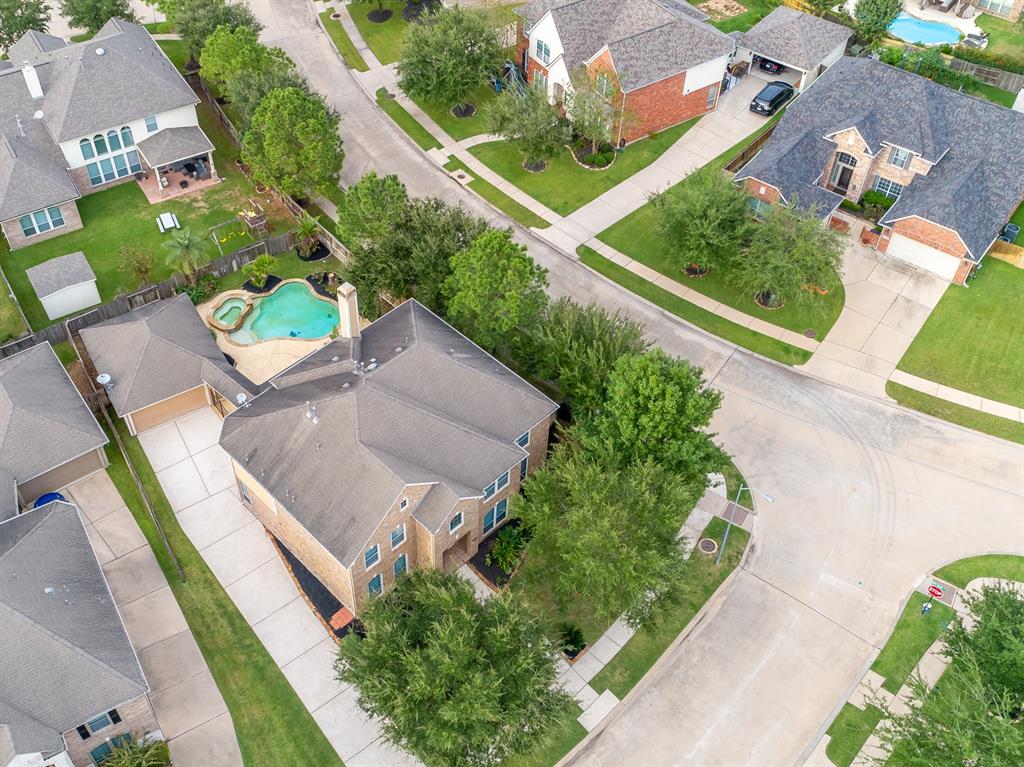 25602 2 Horizon Grove Lane, Katy, Texas 77494, 5 Bedrooms Bedrooms, 10 Rooms Rooms,3 BathroomsBathrooms,Single-family,For Sale,Horizon Grove,11821002