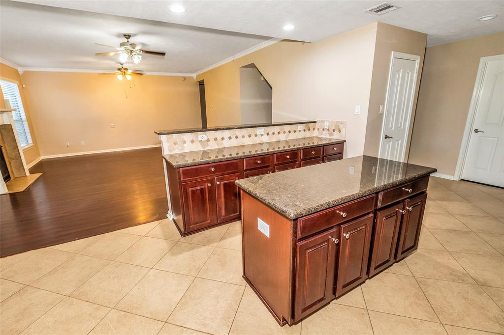 1702 2 Davison Court, League City, Texas 77573, 5 Bedrooms Bedrooms, 10 Rooms Rooms,4 BathroomsBathrooms,Single-family,For Sale,Davison,67108969