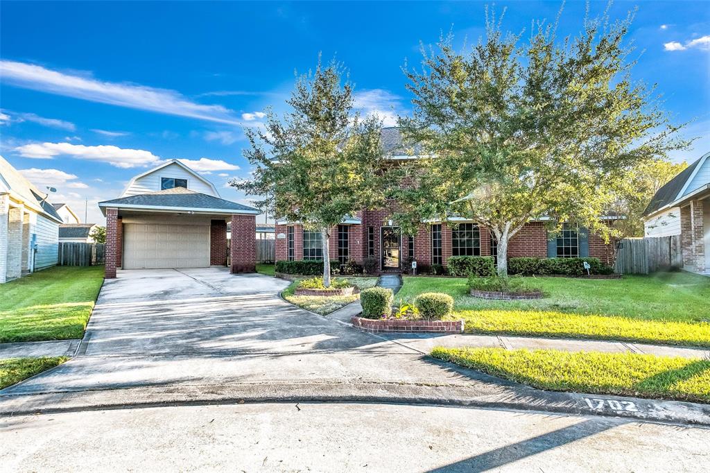 1702 2 Davison Court, League City, Texas 77573, 5 Bedrooms Bedrooms, 10 Rooms Rooms,4 BathroomsBathrooms,Single-family,For Sale,Davison,67108969