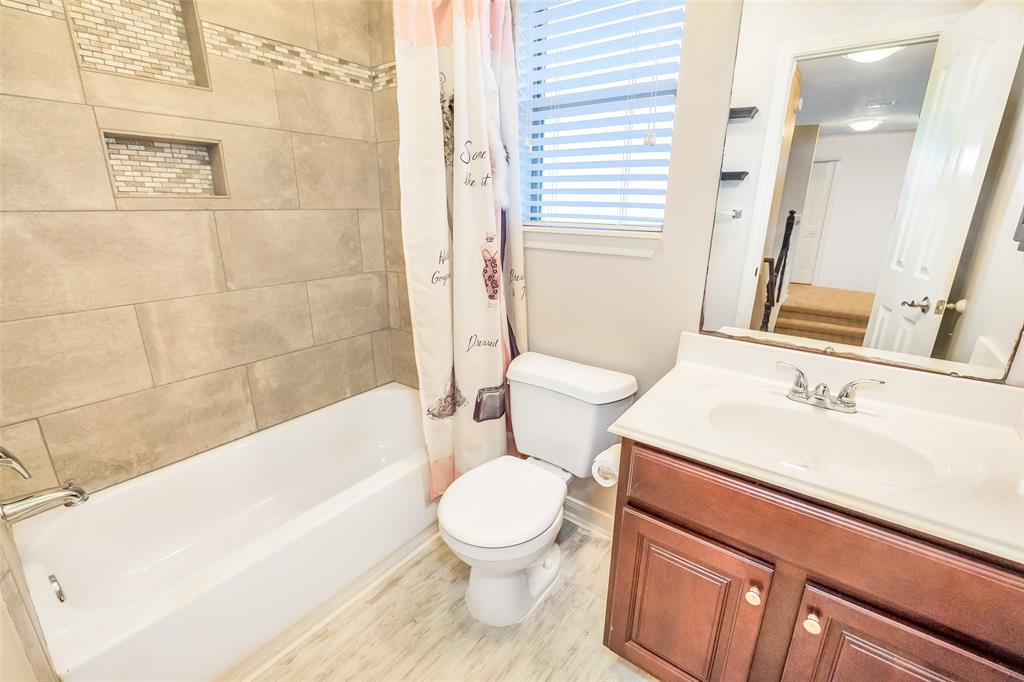 1702 2 Davison Court, League City, Texas 77573, 5 Bedrooms Bedrooms, 10 Rooms Rooms,4 BathroomsBathrooms,Single-family,For Sale,Davison,67108969