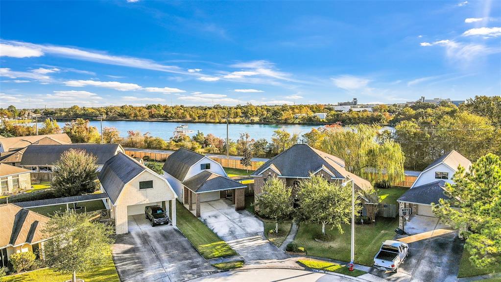 1702 2 Davison Court, League City, Texas 77573, 5 Bedrooms Bedrooms, 10 Rooms Rooms,4 BathroomsBathrooms,Single-family,For Sale,Davison,67108969