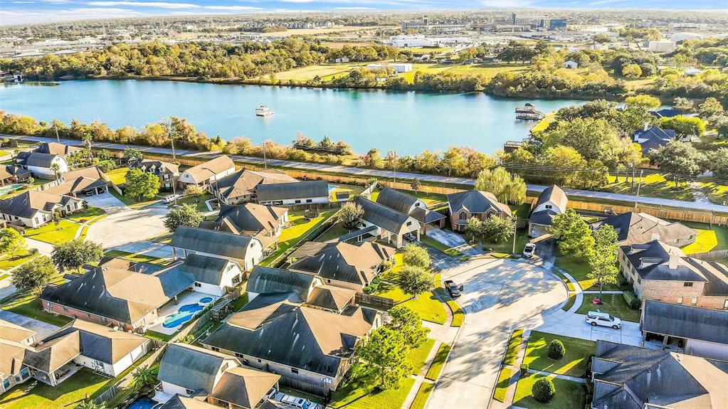 1702 2 Davison Court, League City, Texas 77573, 5 Bedrooms Bedrooms, 10 Rooms Rooms,4 BathroomsBathrooms,Single-family,For Sale,Davison,67108969