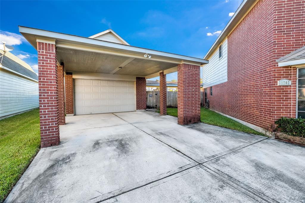 1702 2 Davison Court, League City, Texas 77573, 5 Bedrooms Bedrooms, 10 Rooms Rooms,4 BathroomsBathrooms,Single-family,For Sale,Davison,67108969