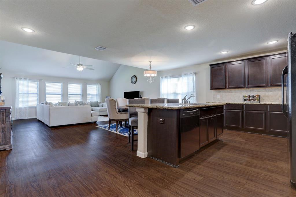 70 2 Rodeo Crest Drive, Manvel, Texas 77578, 5 Bedrooms Bedrooms, 10 Rooms Rooms,3 BathroomsBathrooms,Single-family,For Sale,Rodeo Crest,70020157