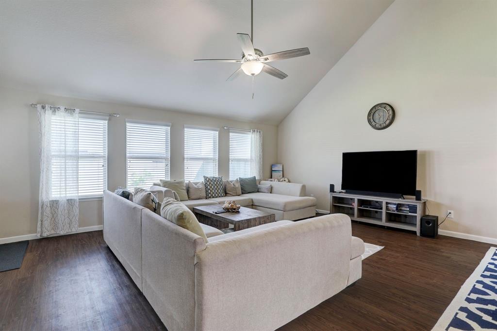 70 2 Rodeo Crest Drive, Manvel, Texas 77578, 5 Bedrooms Bedrooms, 10 Rooms Rooms,3 BathroomsBathrooms,Single-family,For Sale,Rodeo Crest,70020157