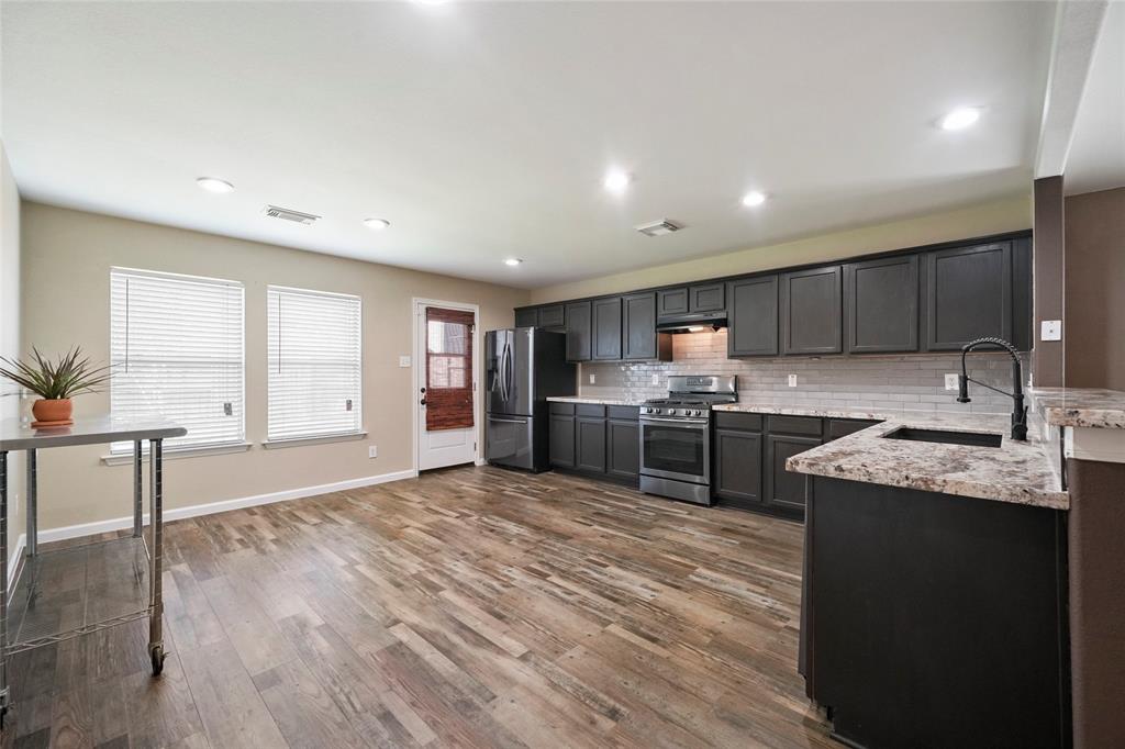9311 1 Comanche Peak Lane, Houston, Texas 77089, 4 Bedrooms Bedrooms, 6 Rooms Rooms,2 BathroomsBathrooms,Single-family,For Sale,Comanche Peak,66533548