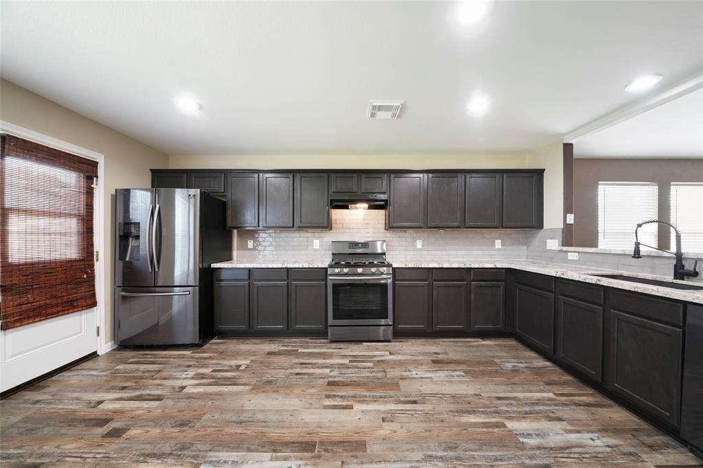 9311 1 Comanche Peak Lane, Houston, Texas 77089, 4 Bedrooms Bedrooms, 6 Rooms Rooms,2 BathroomsBathrooms,Single-family,For Sale,Comanche Peak,66533548