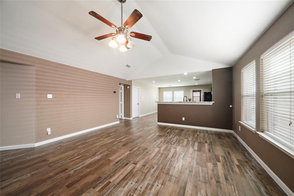 9311 1 Comanche Peak Lane, Houston, Texas 77089, 4 Bedrooms Bedrooms, 6 Rooms Rooms,2 BathroomsBathrooms,Single-family,For Sale,Comanche Peak,66533548