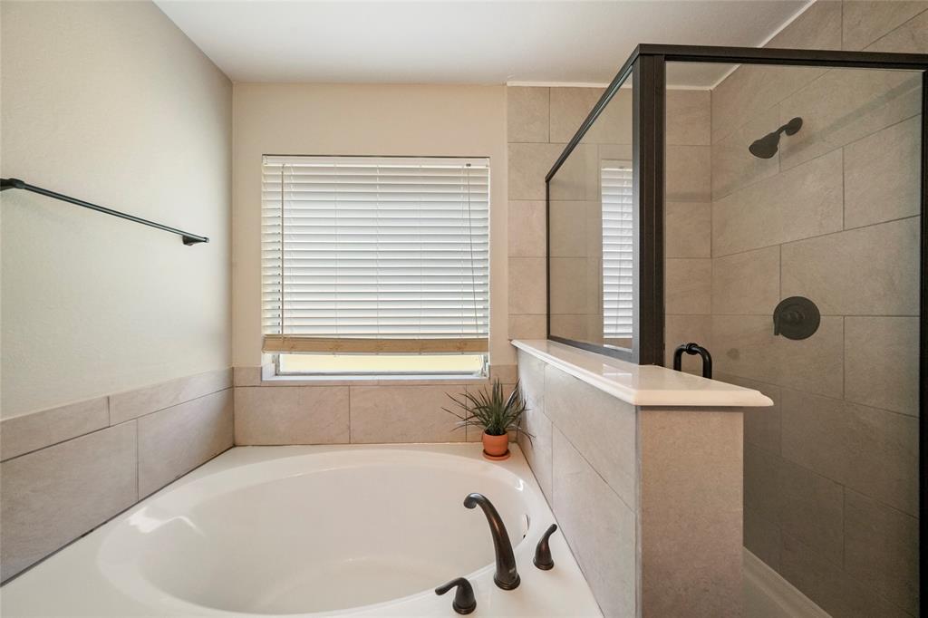 9311 1 Comanche Peak Lane, Houston, Texas 77089, 4 Bedrooms Bedrooms, 6 Rooms Rooms,2 BathroomsBathrooms,Single-family,For Sale,Comanche Peak,66533548