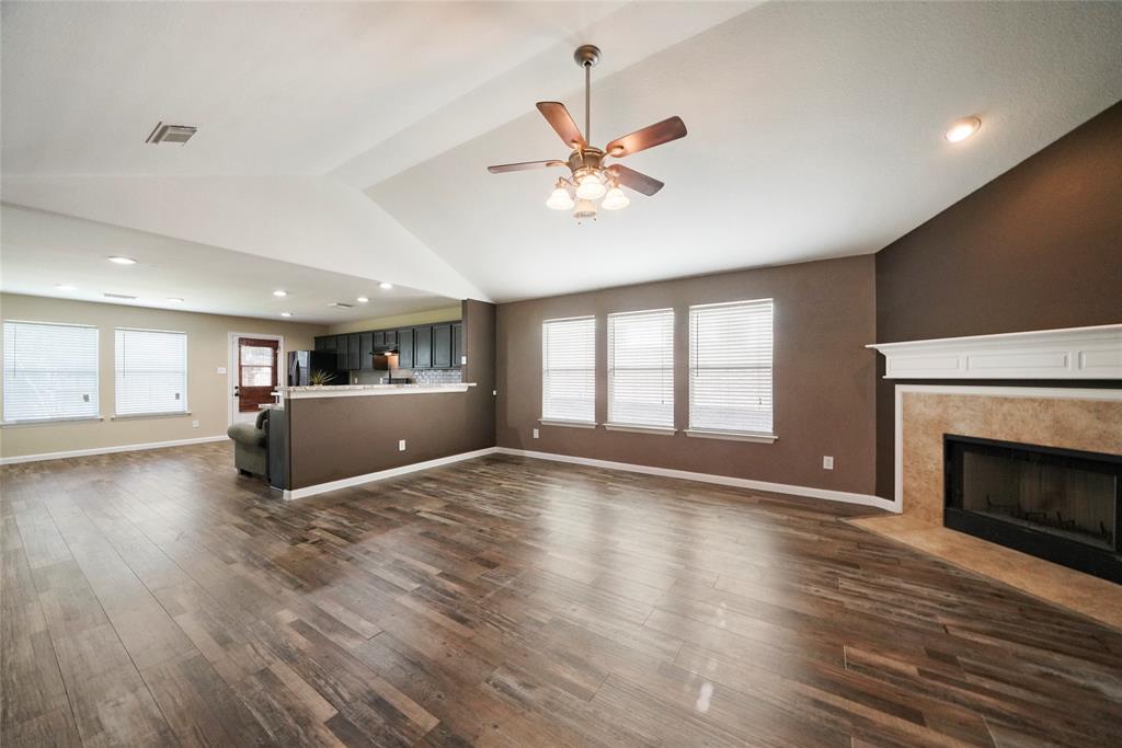 9311 1 Comanche Peak Lane, Houston, Texas 77089, 4 Bedrooms Bedrooms, 6 Rooms Rooms,2 BathroomsBathrooms,Single-family,For Sale,Comanche Peak,66533548