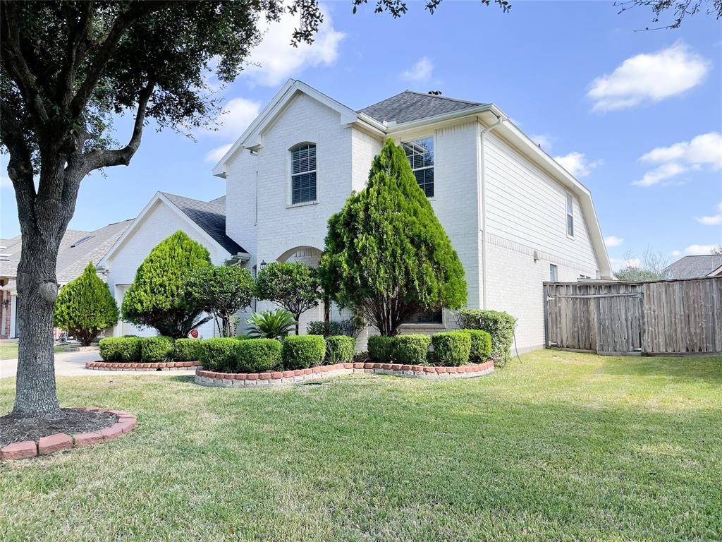 16206 2 Wilmington Park Lane, Houston, Texas 77084, 4 Bedrooms Bedrooms, 7 Rooms Rooms,2 BathroomsBathrooms,Single-family,For Sale,Wilmington Park,32320755