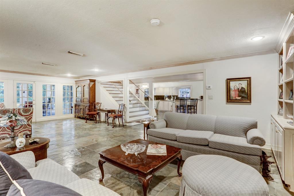 1131 2 Wirt Road, Houston, Texas 77055, 5 Bedrooms Bedrooms, 13 Rooms Rooms,4 BathroomsBathrooms,Single-family,For Sale,Wirt,88777626