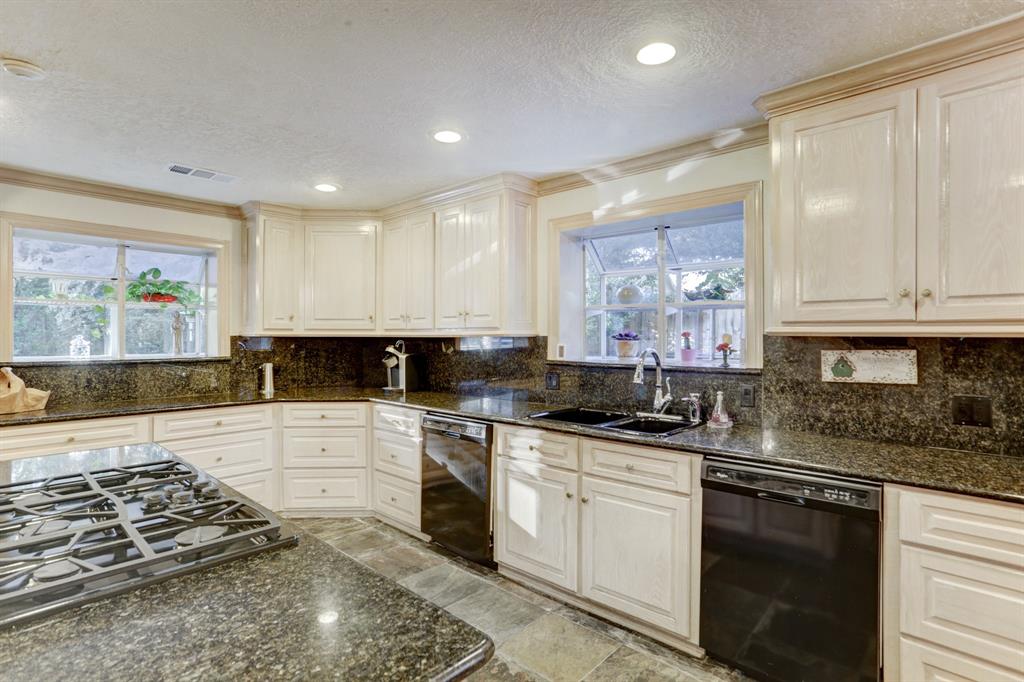 1131 2 Wirt Road, Houston, Texas 77055, 5 Bedrooms Bedrooms, 13 Rooms Rooms,4 BathroomsBathrooms,Single-family,For Sale,Wirt,88777626