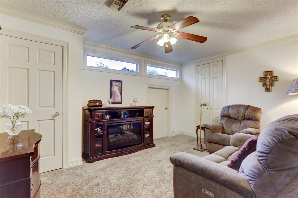 1131 2 Wirt Road, Houston, Texas 77055, 5 Bedrooms Bedrooms, 13 Rooms Rooms,4 BathroomsBathrooms,Single-family,For Sale,Wirt,88777626