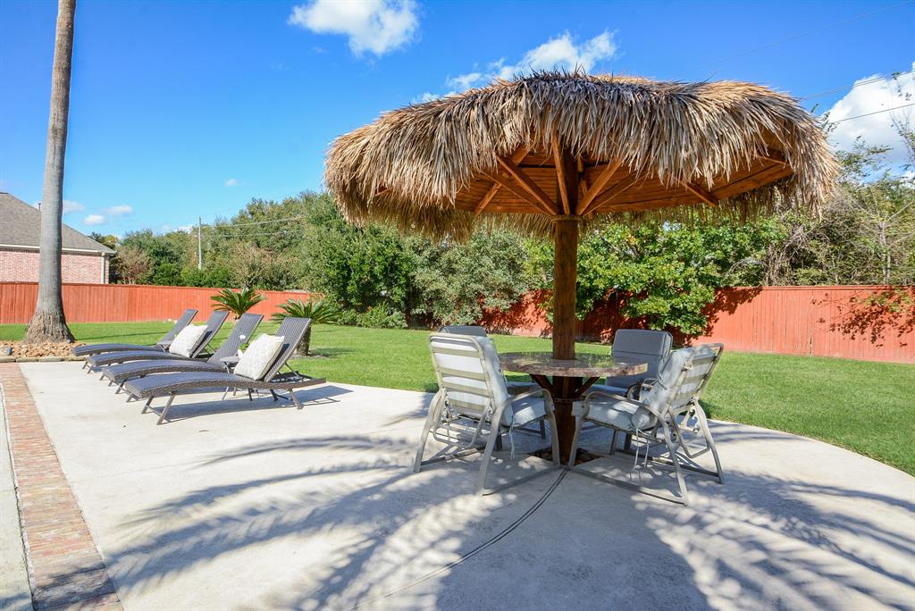 34 2 Highclere Park Drive, Spring, Texas 77379, 5 Bedrooms Bedrooms, 10 Rooms Rooms,3 BathroomsBathrooms,Single-family,For Sale,Highclere Park,87847004