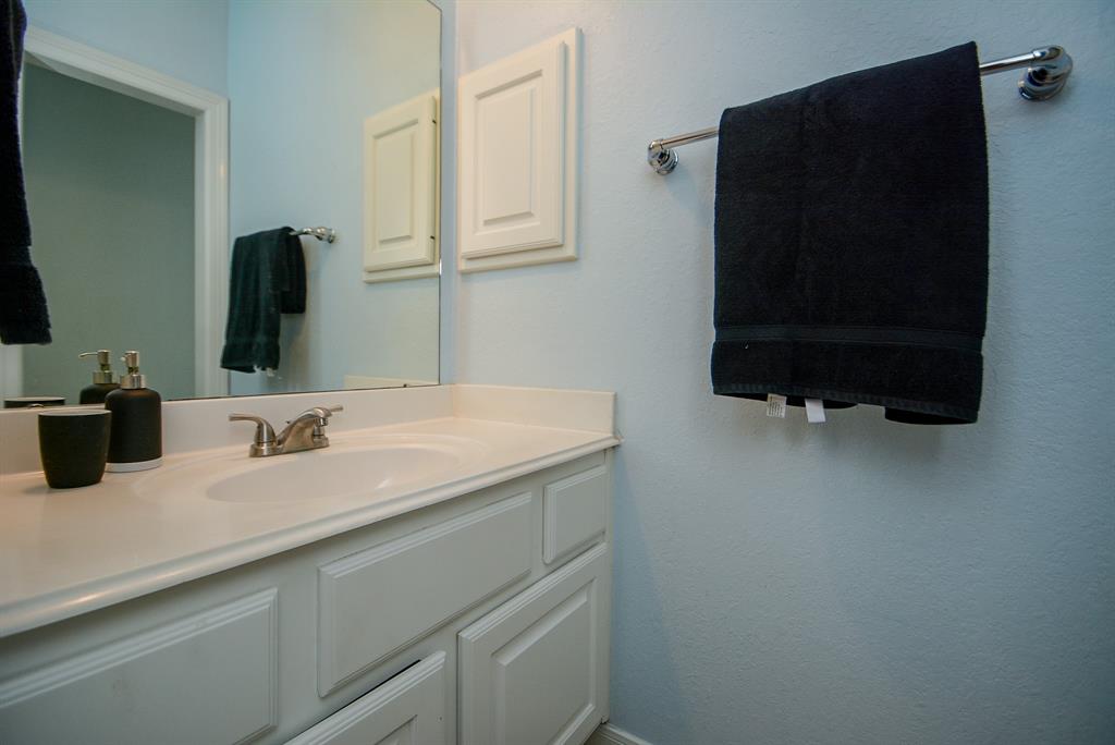 34 2 Highclere Park Drive, Spring, Texas 77379, 5 Bedrooms Bedrooms, 10 Rooms Rooms,3 BathroomsBathrooms,Single-family,For Sale,Highclere Park,87847004