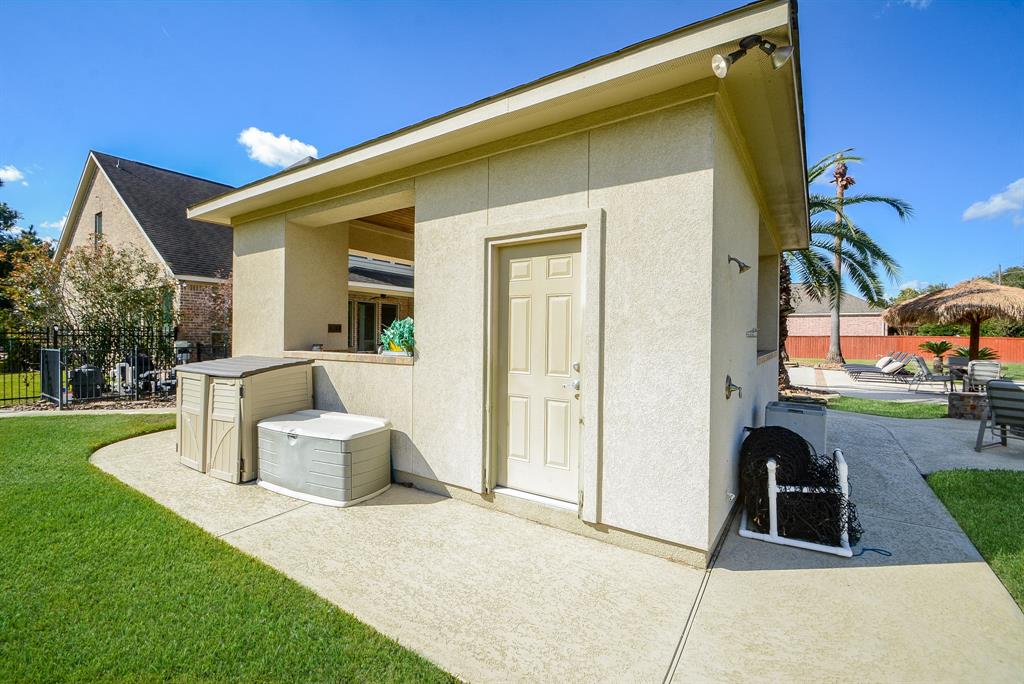 34 2 Highclere Park Drive, Spring, Texas 77379, 5 Bedrooms Bedrooms, 10 Rooms Rooms,3 BathroomsBathrooms,Single-family,For Sale,Highclere Park,87847004