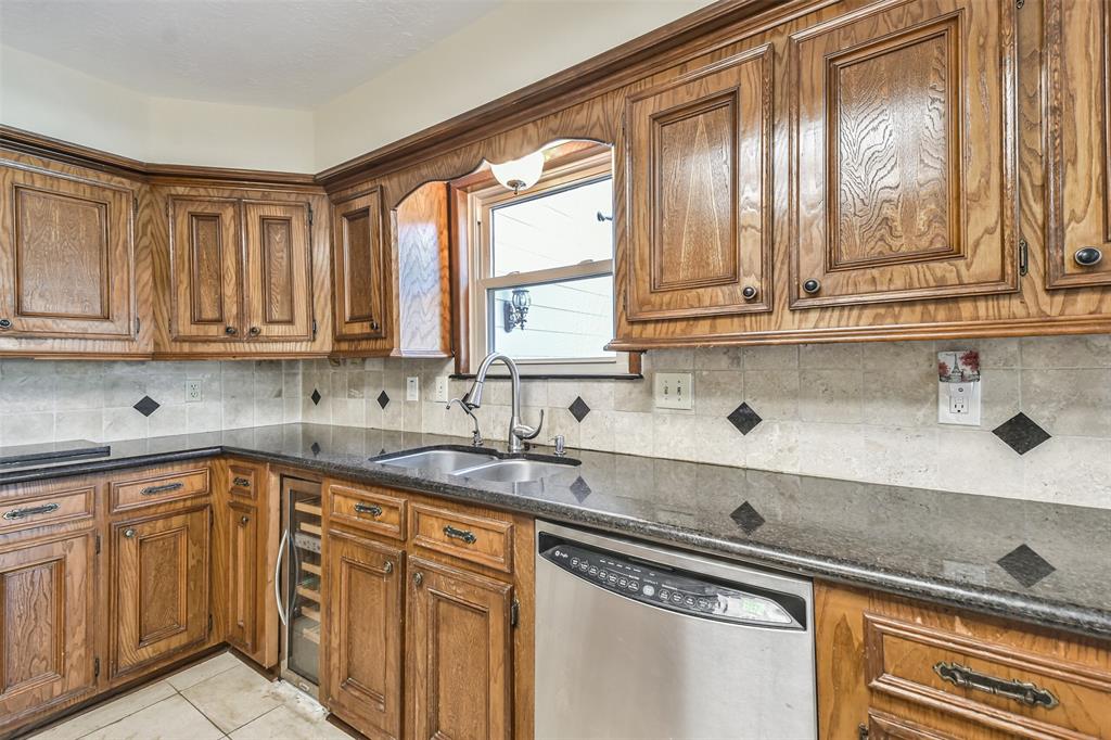 5214 2 Spanish Oak Drive, Houston, Texas 77066, 5 Bedrooms Bedrooms, 7 Rooms Rooms,2 BathroomsBathrooms,Single-family,For Sale,Spanish Oak,73380204
