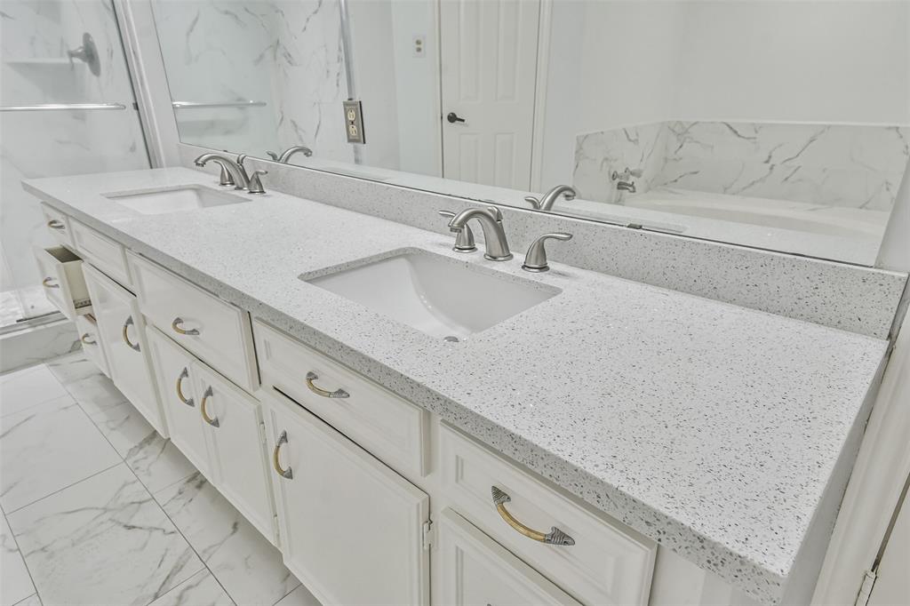 5214 2 Spanish Oak Drive, Houston, Texas 77066, 5 Bedrooms Bedrooms, 7 Rooms Rooms,2 BathroomsBathrooms,Single-family,For Sale,Spanish Oak,73380204