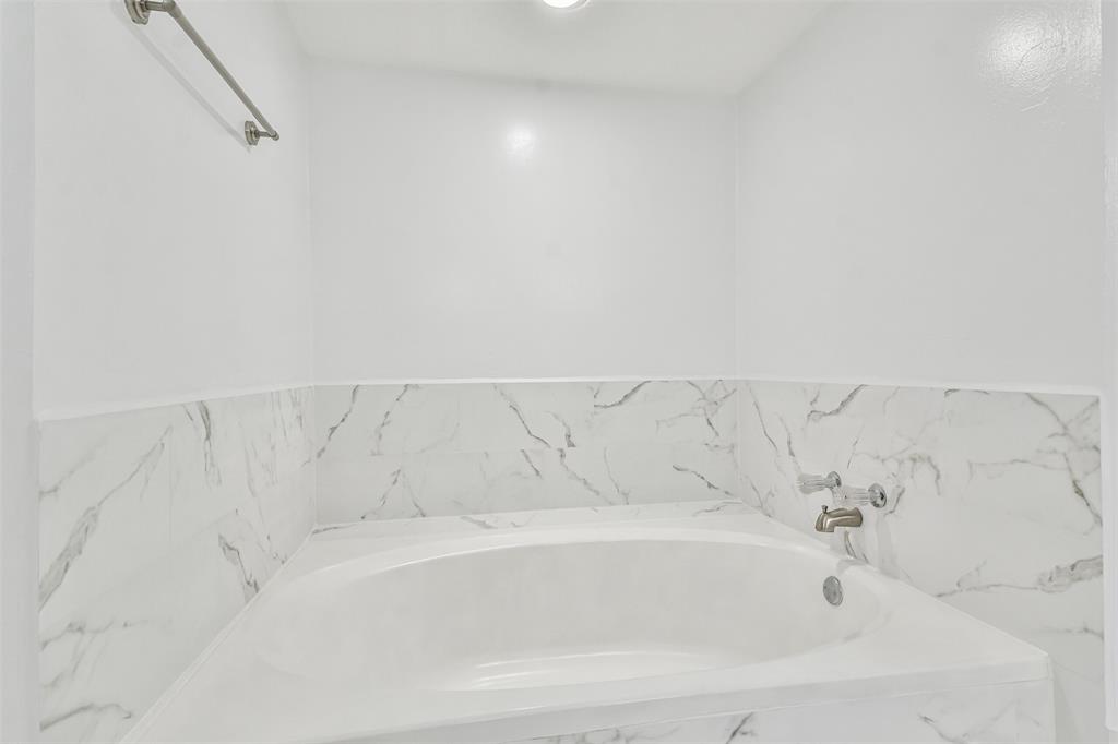 5214 2 Spanish Oak Drive, Houston, Texas 77066, 5 Bedrooms Bedrooms, 7 Rooms Rooms,2 BathroomsBathrooms,Single-family,For Sale,Spanish Oak,73380204