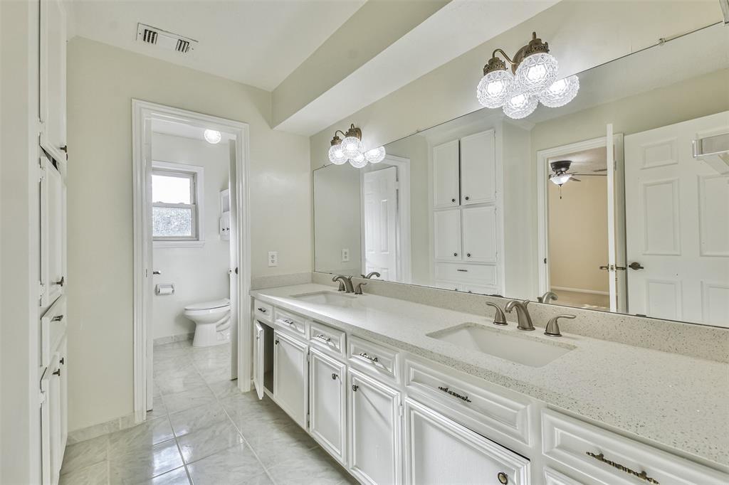5214 2 Spanish Oak Drive, Houston, Texas 77066, 5 Bedrooms Bedrooms, 7 Rooms Rooms,2 BathroomsBathrooms,Single-family,For Sale,Spanish Oak,73380204