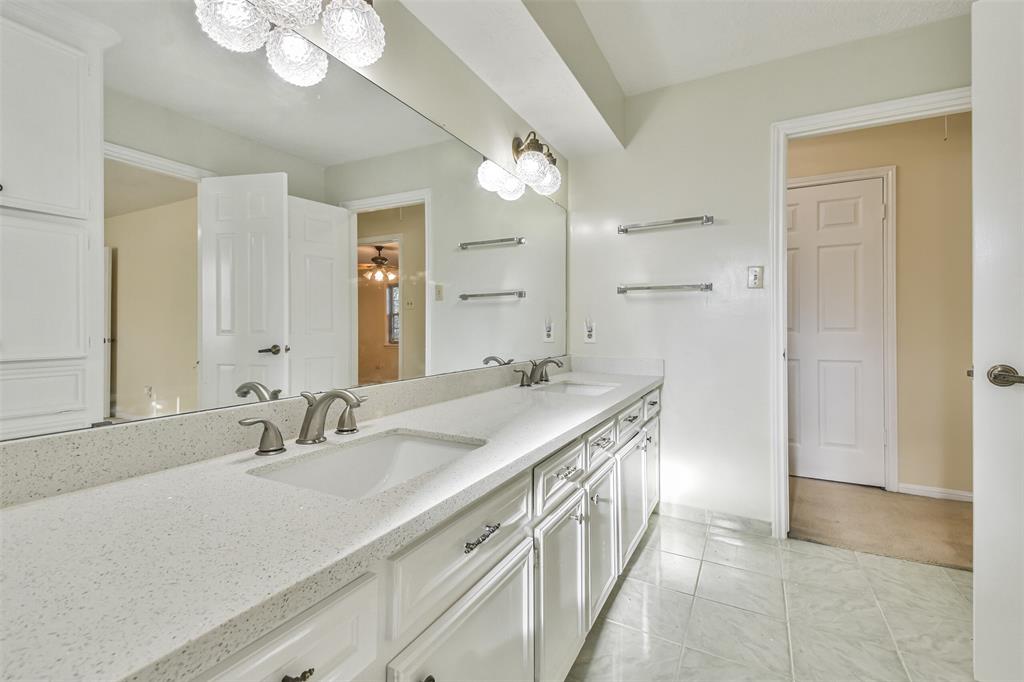 5214 2 Spanish Oak Drive, Houston, Texas 77066, 5 Bedrooms Bedrooms, 7 Rooms Rooms,2 BathroomsBathrooms,Single-family,For Sale,Spanish Oak,73380204