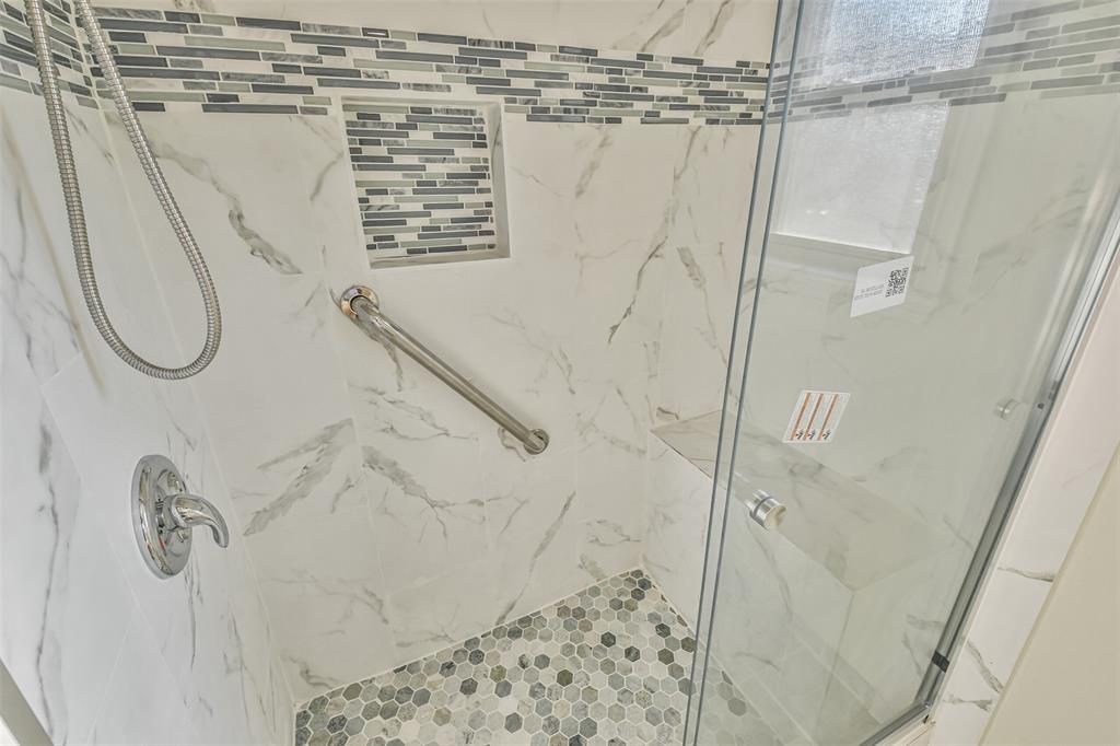 5214 2 Spanish Oak Drive, Houston, Texas 77066, 5 Bedrooms Bedrooms, 7 Rooms Rooms,2 BathroomsBathrooms,Single-family,For Sale,Spanish Oak,73380204
