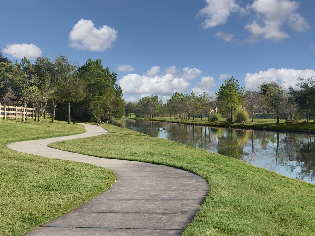 2404 2 Cedar Gable Lane, Pearland, Texas 77089, 5 Bedrooms Bedrooms, 8 Rooms Rooms,4 BathroomsBathrooms,Single-family,For Sale,Cedar Gable,63075468