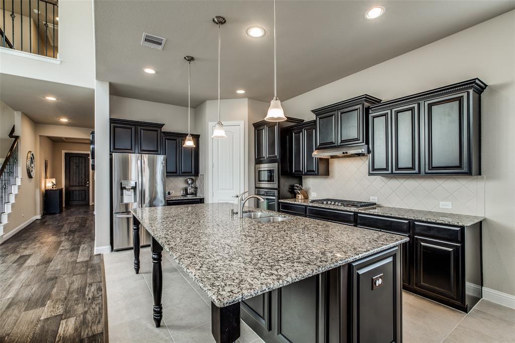 1839 2 Rocky Hills Drive, Conroe, Texas 77304, 4 Bedrooms Bedrooms, 11 Rooms Rooms,3 BathroomsBathrooms,Single-family,For Sale,Rocky Hills,85135431