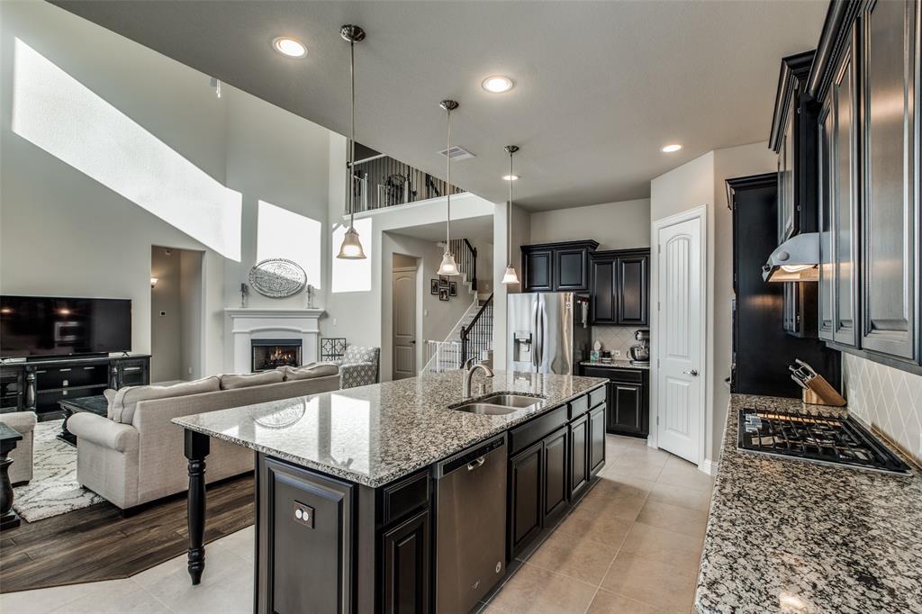 1839 2 Rocky Hills Drive, Conroe, Texas 77304, 4 Bedrooms Bedrooms, 11 Rooms Rooms,3 BathroomsBathrooms,Single-family,For Sale,Rocky Hills,85135431