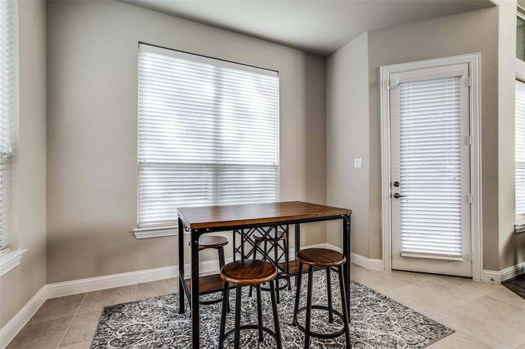 1839 2 Rocky Hills Drive, Conroe, Texas 77304, 4 Bedrooms Bedrooms, 11 Rooms Rooms,3 BathroomsBathrooms,Single-family,For Sale,Rocky Hills,85135431