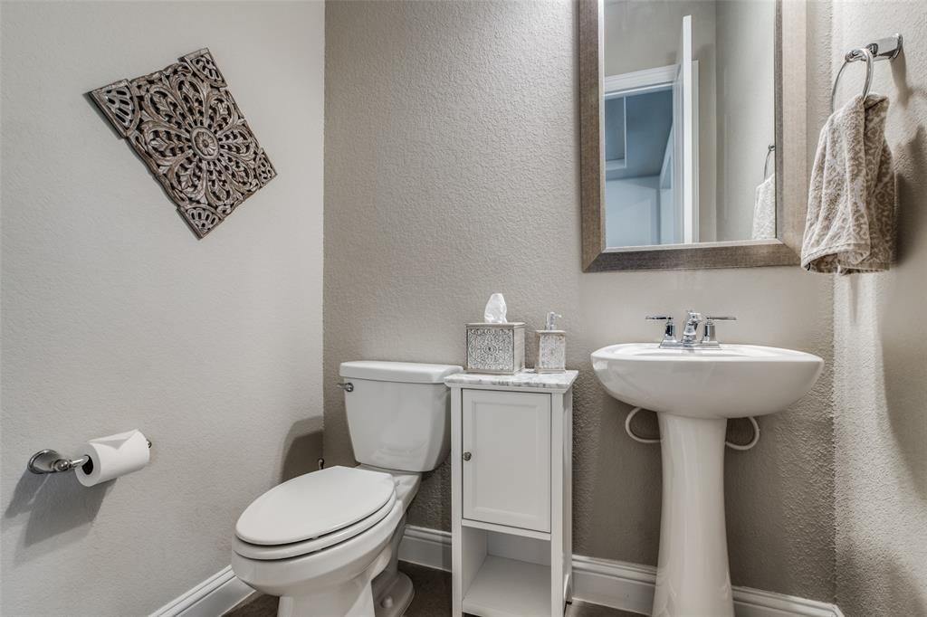 1839 2 Rocky Hills Drive, Conroe, Texas 77304, 4 Bedrooms Bedrooms, 11 Rooms Rooms,3 BathroomsBathrooms,Single-family,For Sale,Rocky Hills,85135431