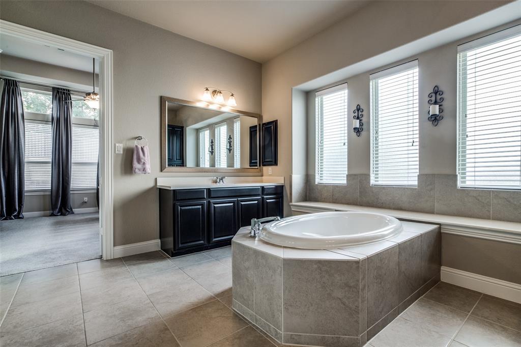 1839 2 Rocky Hills Drive, Conroe, Texas 77304, 4 Bedrooms Bedrooms, 11 Rooms Rooms,3 BathroomsBathrooms,Single-family,For Sale,Rocky Hills,85135431
