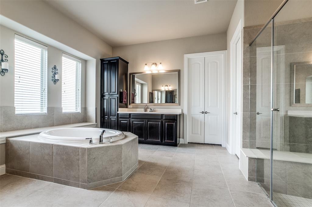 1839 2 Rocky Hills Drive, Conroe, Texas 77304, 4 Bedrooms Bedrooms, 11 Rooms Rooms,3 BathroomsBathrooms,Single-family,For Sale,Rocky Hills,85135431