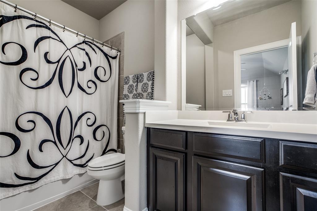 1839 2 Rocky Hills Drive, Conroe, Texas 77304, 4 Bedrooms Bedrooms, 11 Rooms Rooms,3 BathroomsBathrooms,Single-family,For Sale,Rocky Hills,85135431