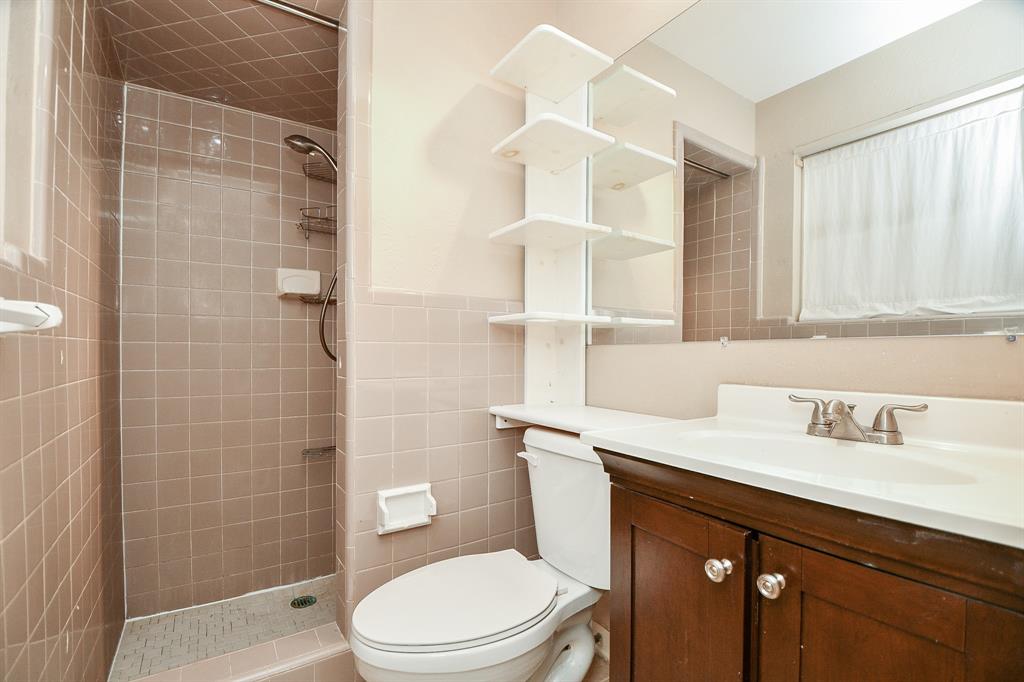 10015 2 Raritan Drive, Houston, Texas 77080, 4 Bedrooms Bedrooms, 13 Rooms Rooms,3 BathroomsBathrooms,Single-family,For Sale,Raritan,63310342
