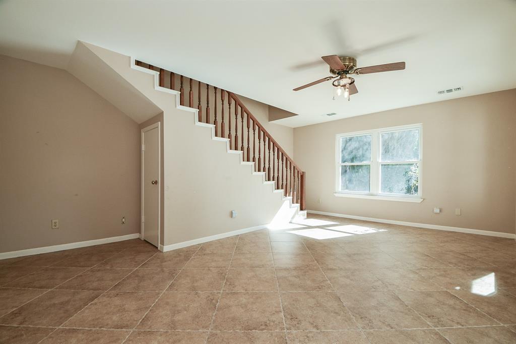 10015 2 Raritan Drive, Houston, Texas 77080, 4 Bedrooms Bedrooms, 13 Rooms Rooms,3 BathroomsBathrooms,Single-family,For Sale,Raritan,63310342