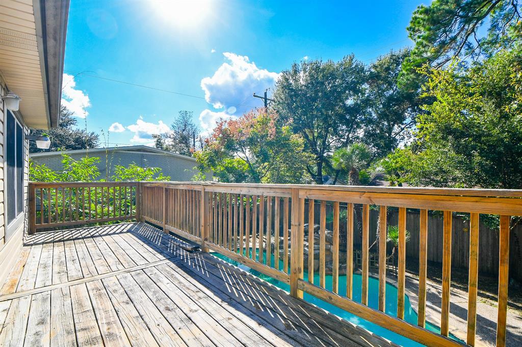 10015 2 Raritan Drive, Houston, Texas 77080, 4 Bedrooms Bedrooms, 13 Rooms Rooms,3 BathroomsBathrooms,Single-family,For Sale,Raritan,63310342
