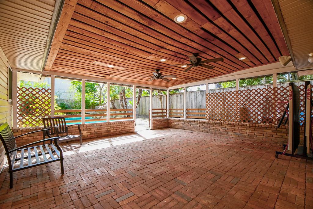 10015 2 Raritan Drive, Houston, Texas 77080, 4 Bedrooms Bedrooms, 13 Rooms Rooms,3 BathroomsBathrooms,Single-family,For Sale,Raritan,63310342