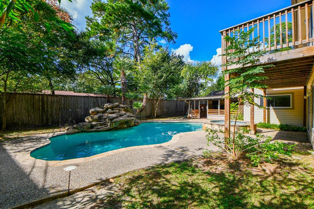 10015 2 Raritan Drive, Houston, Texas 77080, 4 Bedrooms Bedrooms, 13 Rooms Rooms,3 BathroomsBathrooms,Single-family,For Sale,Raritan,63310342