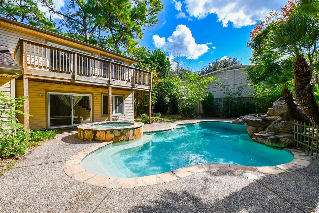 10015 2 Raritan Drive, Houston, Texas 77080, 4 Bedrooms Bedrooms, 13 Rooms Rooms,3 BathroomsBathrooms,Single-family,For Sale,Raritan,63310342